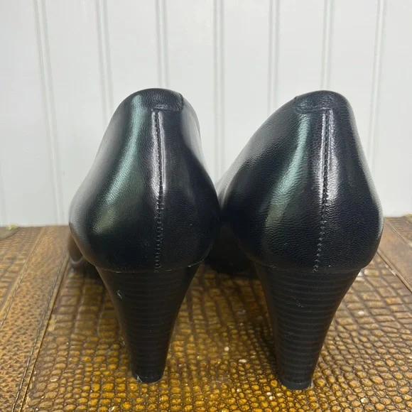 Giani Bernini Black Leather Pumps size 9 & 9.5 - Picture 3 of 11